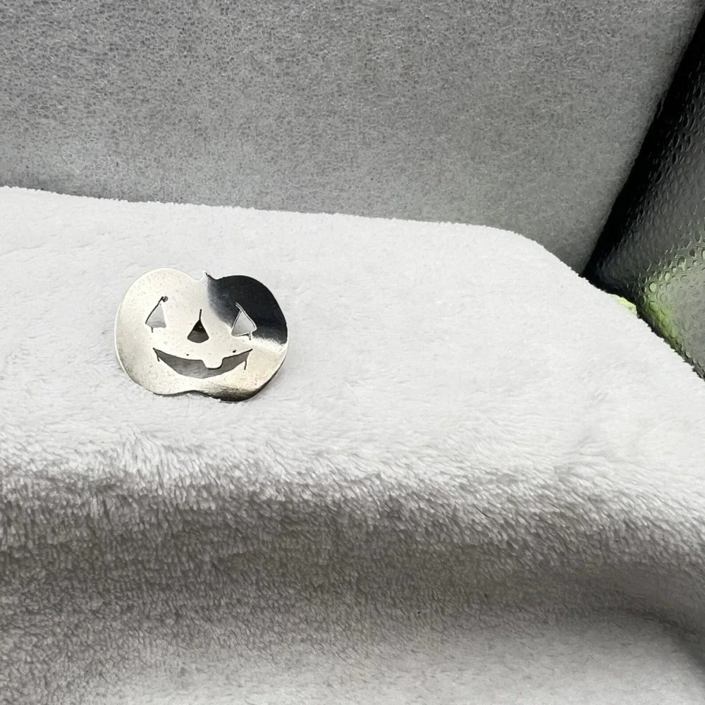 Vintage Sterling Silver Pumpkin Pin Fall Harvest Jack O Lantern Halloween OOAK